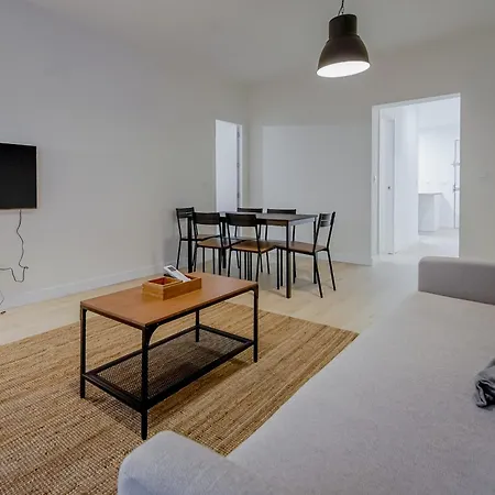 Modern Apt Para 6Pax En La Plaza De Tirso-Centro E1 Madrid Exterior photo