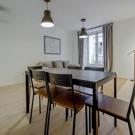 Modern Apt Para 6Pax En La Plaza De Tirso-Centro E1 Madrid Exterior photo