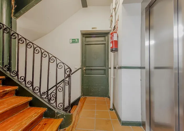 Modern Apt Para 6Pax En La Plaza De Tirso-Centro E1