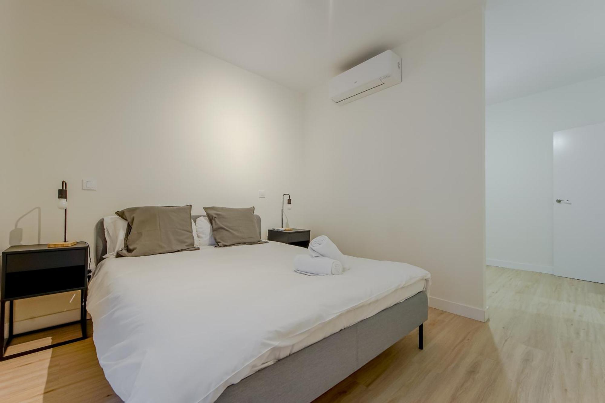 Apartament Modern 6pax En La Plaza De Tirso-centro E1 *