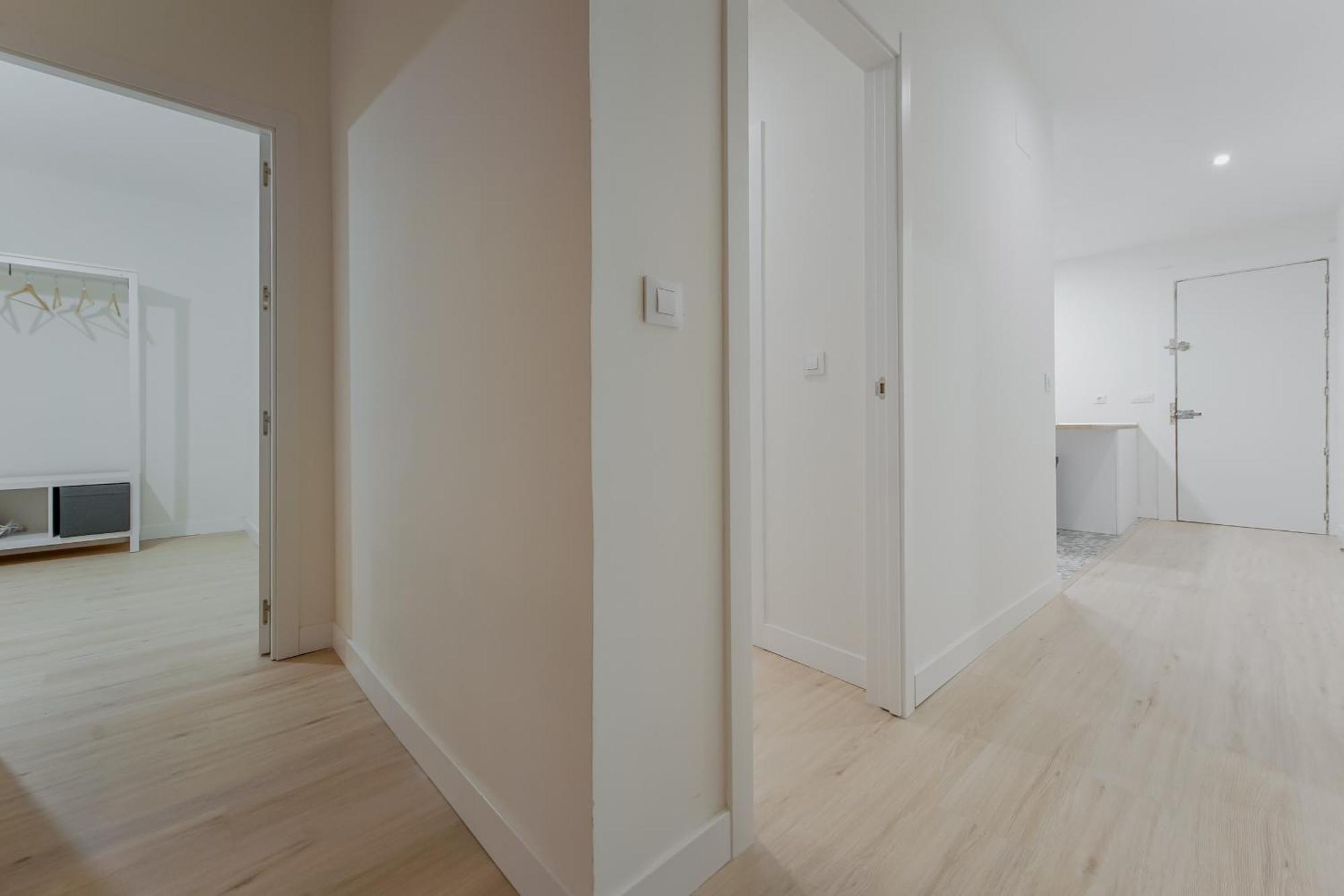 Modern 6pax En La Plaza De Tirso-centro E1 Appartamento